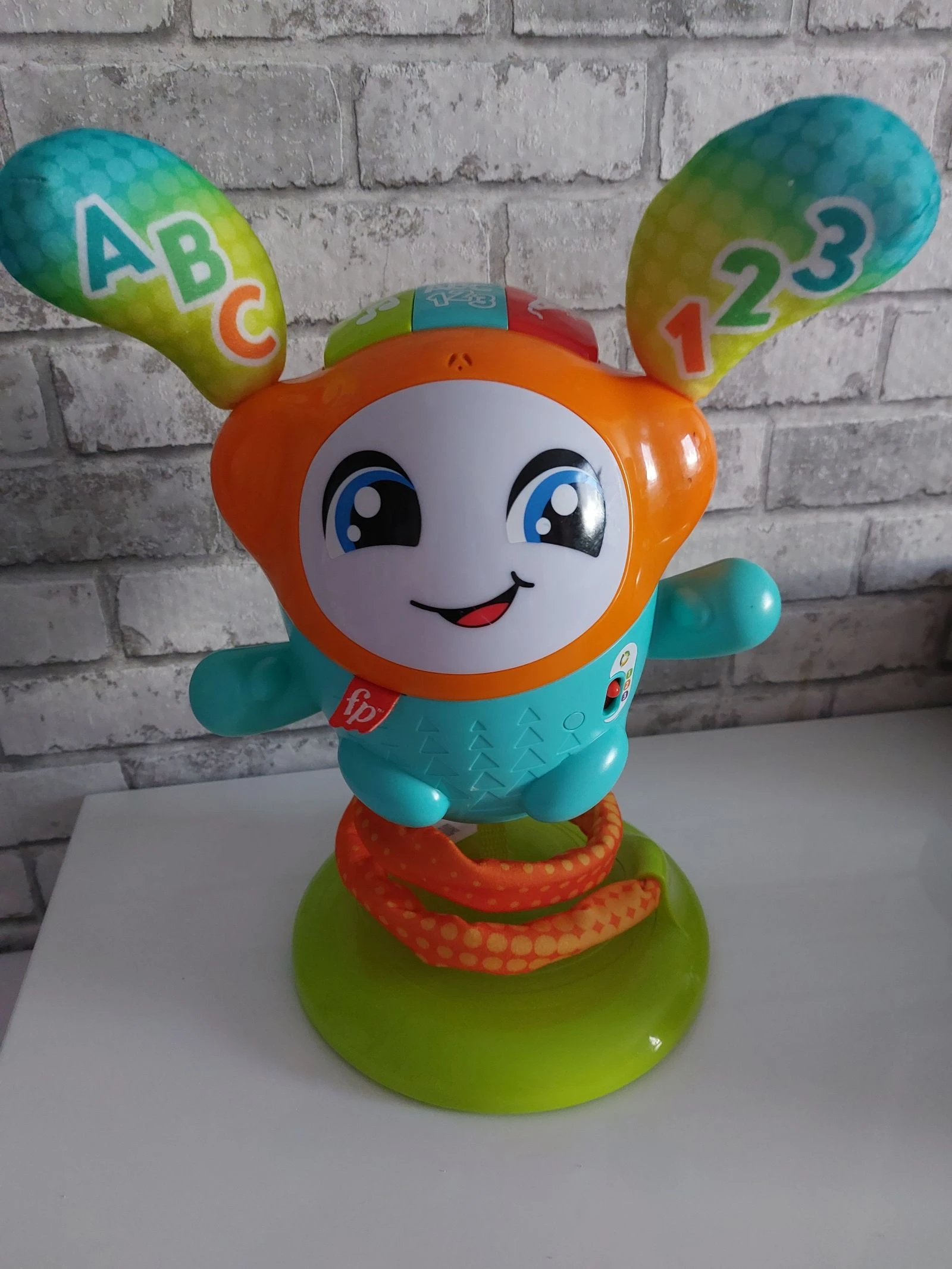 Robot sauteur fisherprice